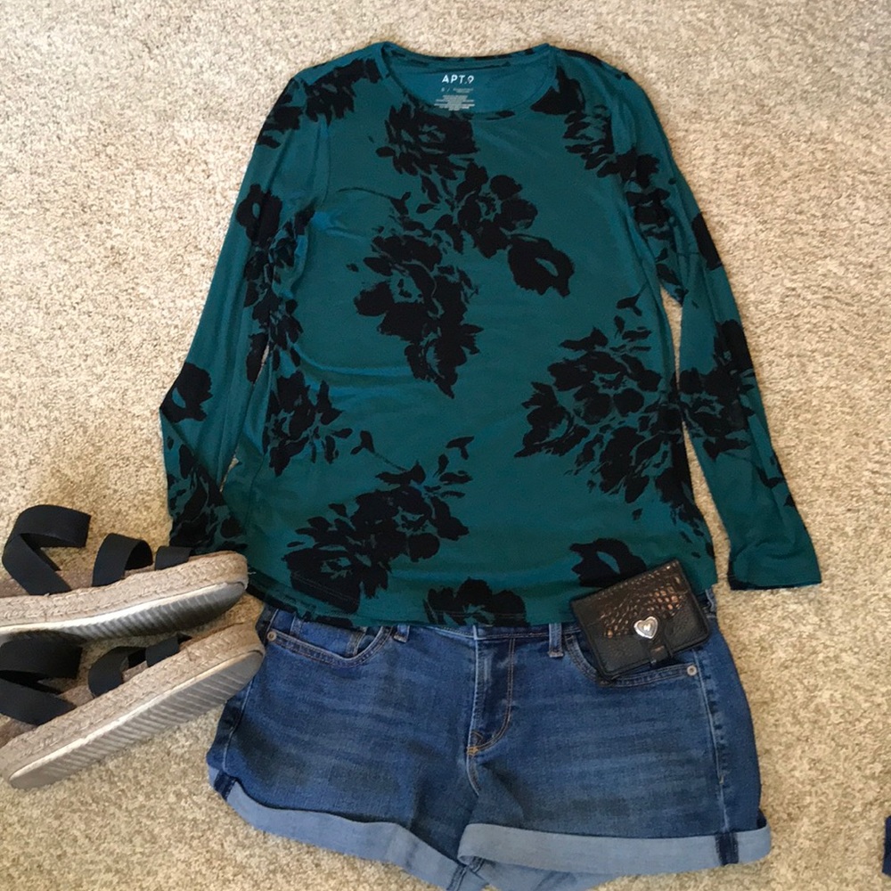 Green & Black Tshirt